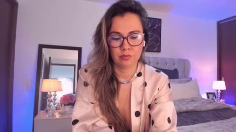 Snapshot of sarhamccormick chatting on 10/28/25, 03:47 sarha online show from 10/28/25, 03:47