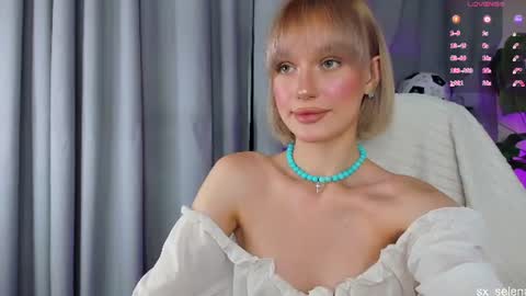 Your Selena 3 online show from 07/08/26, 03:00
