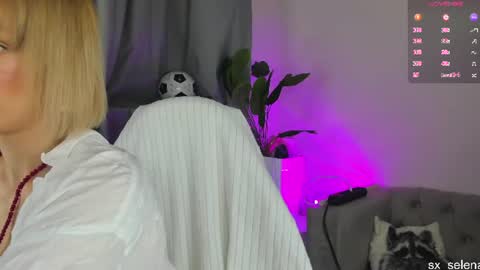 Your Selena 3 online show from 07/12/26, 02:02