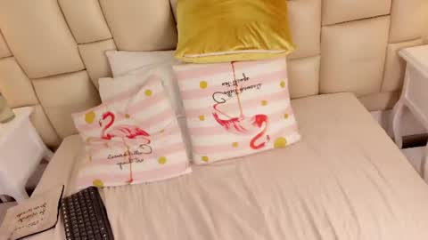 Snapshot of sarit_ chatting on 06/11/26, 12:32 sarit_ online show from 06/11/26, 12:32
