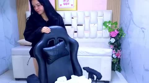 Sara  online show from 07/14/26, 10:21