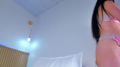 Snapshot of sarita__gomez chatting on 06/10/26, 06:01 Sarita online show from 06/10/26, 06:01
