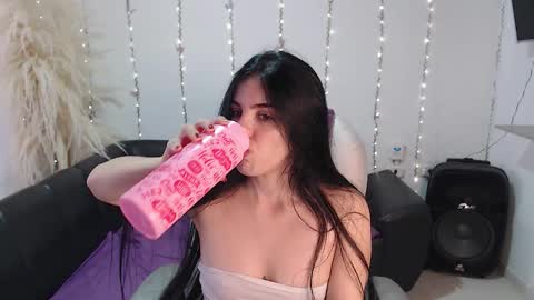 Sara online show from 10/24/25, 09:22