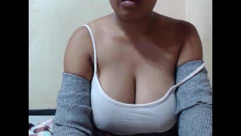 saronette online show from 11/21/25, 07:07