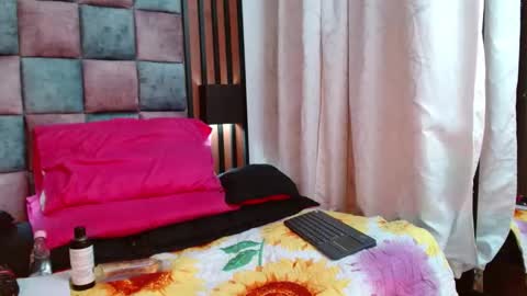 sara online show from 03/10/25, 10:48