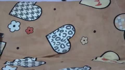 Snapshot of sarraella chatting on 11/01/25, 08:05 Sarra online show from 11/01/25, 08:05