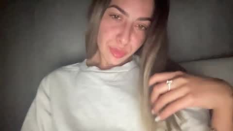 Snapshot of sarrah_rossy chatting on 09/16/25, 08:32 Sarrah online show from 09/16/25, 08:32