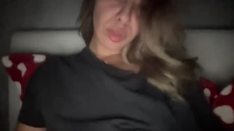 Snapshot of sarrah_rossy chatting on 10/31/25, 09:38 Sarrah online show from 10/31/25, 09:38