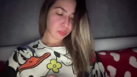 Snapshot of sarrah_rossy chatting on 11/02/25, 09:39 Sarrah online show from 11/02/25, 09:39