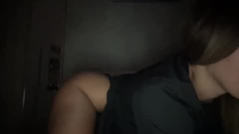 Snapshot of sarrah_rossy chatting on 11/12/25, 11:25 Sarrah online show from 11/12/25, 11:25