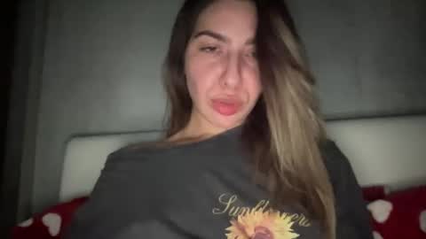 Snapshot of sarrah_rossy chatting on 11/24/25, 10:53 Sarrah online show from 11/24/25, 10:53