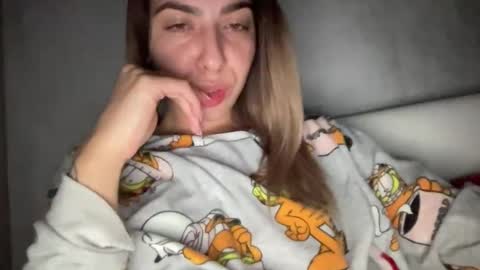 Snapshot of sarrah_rossy chatting on 11/28/25, 10:23 Sarrah online show from 11/28/25, 10:23