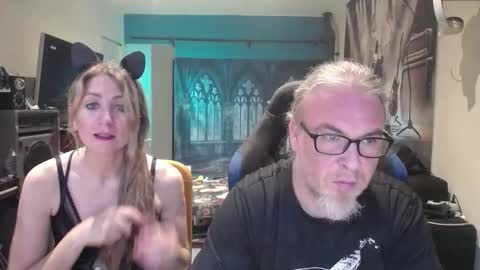 Giselle and Jay online show from 10/22/25, 06:35