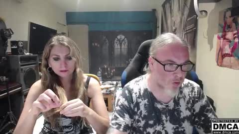 Giselle and Jay online show from 10/31/25, 05:03