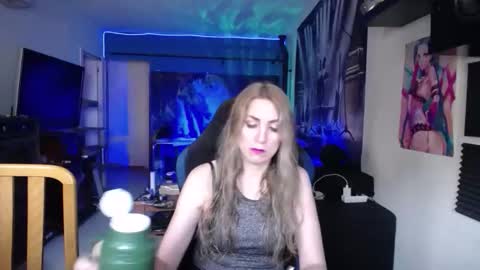 Giselle and Jay online show from 11/20/25, 10:15