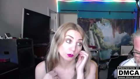 Giselle and Jay online show from 11/22/25, 11:09