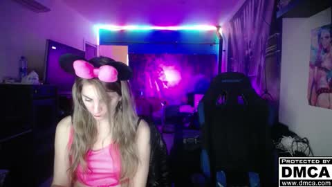 Giselle and Jay online show from 11/27/25, 08:22