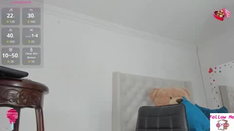 Snapshot of sasha_blake_ chatting on 02/19/26, 12:01 Sasha online show from 02/19/26, 12:01