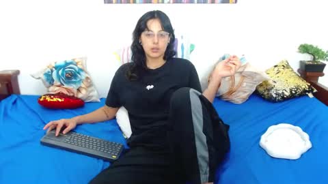 Sashita online show from 10/17/25, 01:53