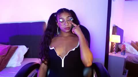 sasha_bowei online show from 11/04/25, 01:38