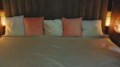 Sasha Exclusive online show from 10/22/25, 01:22