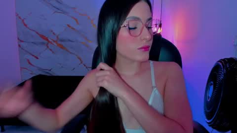 Snapshot of sasha_kendrick chatting on 09/27/25, 10:59 Sasha online show from 09/27/25, 10:59