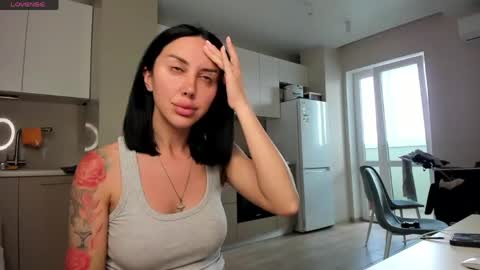 Snapshot of sasha_moon77 chatting on 05/25/26, 12:00 Sasha online show from 05/25/26, 12:00