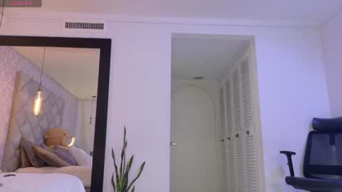 sasha_sinne online show from 06/19/26, 12:42