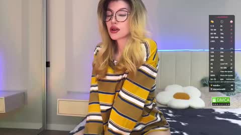 Hi everyone my name is Sasha   online show from 02/14/25, 09:45