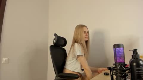 Sasha Vesmus online show from 11/14/25, 08:51