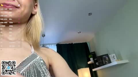Snapshot of sashablonde_ chatting on 06/05/26, 06:52 Sasha online show from 06/05/26, 06:52