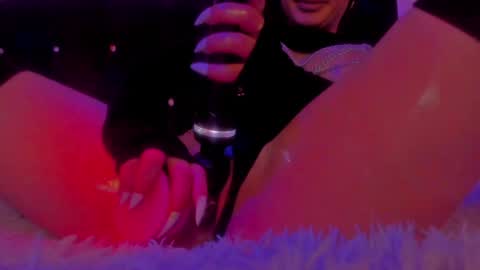 Snapshot of sashachase chatting on 01/26/25, 01:41 Sasha online show from 01/26/25, 01:41