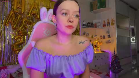Snapshot of sashacollerx chatting on 12/23/25, 05:38 Alexa online show from 12/23/25, 05:38