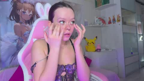Snapshot of sashacollerx chatting on 04/06/26, 11:00 Alexa online show from 04/06/26, 11:00