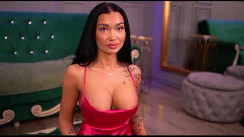 Dennise online show from 02/25/25, 01:20