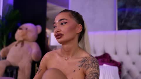 Dennise online show from 09/14/25, 06:29