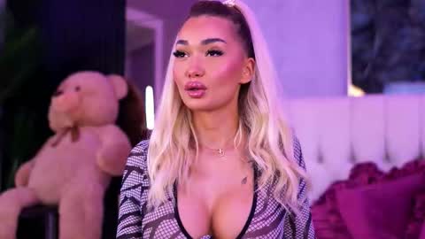 Dennise online show from 09/20/25, 06:20