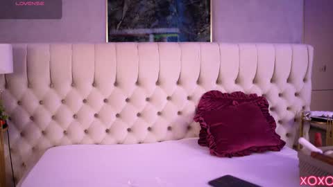 Dennise online show from 10/25/25, 06:46