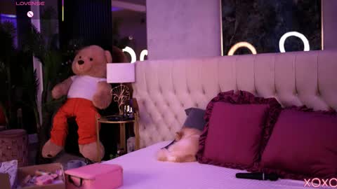 Dennise online show from 11/01/25, 07:27