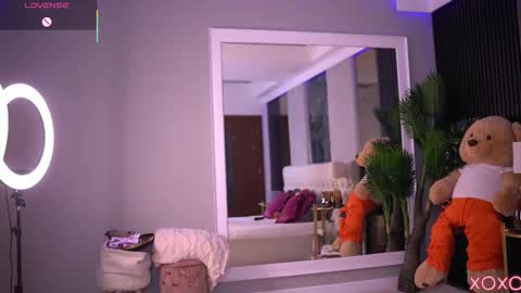 Dennise online show from 11/19/25, 07:36