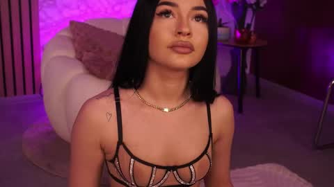 Snapshot of sashalorrenz chatting on 06/04/26, 02:45 Sasha online show from 06/04/26, 02:45