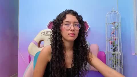 SashaMonroee  online show from 10/25/25, 04:09