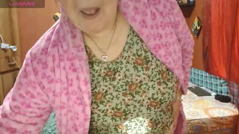 Snapshot of sasharosee2 chatting on 11/05/25, 12:49 S A S H A R O S E online show from 11/05/25, 12:49