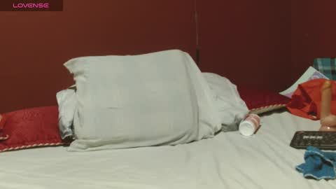 Snapshot of sasharosee2 chatting on 11/14/25, 02:16 S A S H A R O S E online show from 11/14/25, 02:16