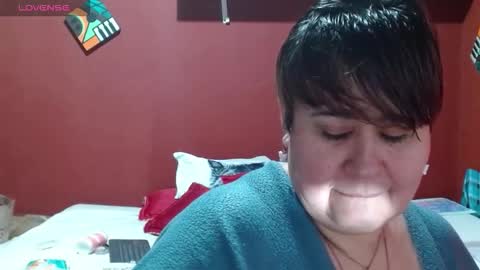 Snapshot of sasharosee2 chatting on 11/23/25, 01:22 S A S H A R O S E online show from 11/23/25, 01:22