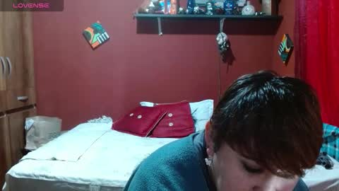 Snapshot of sasharosee2 chatting on 11/27/25, 01:57 S A S H A R O S E online show from 11/27/25, 01:57