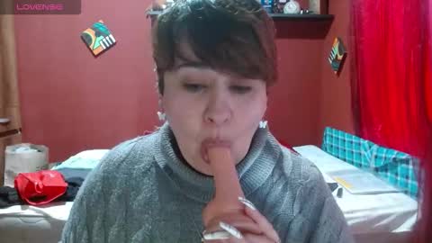 Snapshot of sasharosee2 chatting on 11/29/25, 01:47 S A S H A R O S E online show from 11/29/25, 01:47