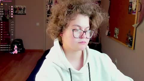 .Alexandra online show from 12/19/24, 01:07