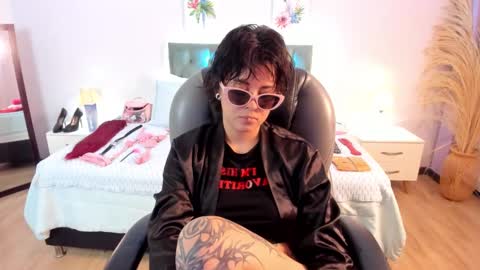 Snapshot of saskia_vellour chatting on 03/04/26, 07:20 saskia_vellour online show from 03/04/26, 07:20