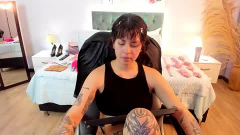 Snapshot of saskia_vellour chatting on 03/11/26, 07:31 saskia_vellour online show from 03/11/26, 07:31